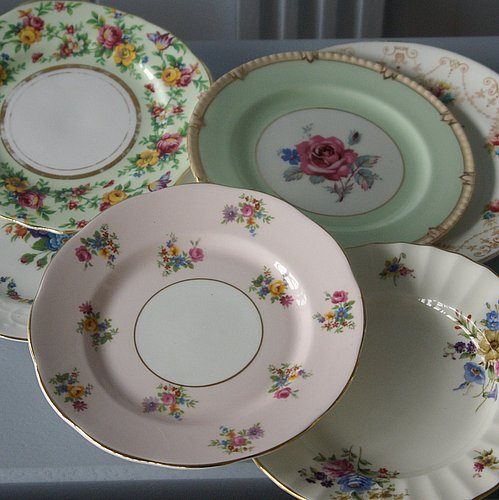Beautiful set of vintage tea plates