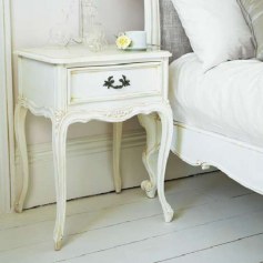 Shabby chic white bedroom furniture