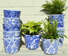 How to decorate your home with a delft blue Dutch theme