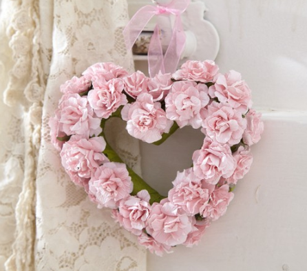 Decorations for a summer garden wedding on a budget