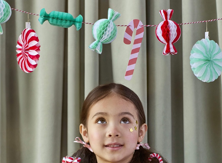 Christmas Trends: Embrace The Timeless Charm Of Paper Decorations